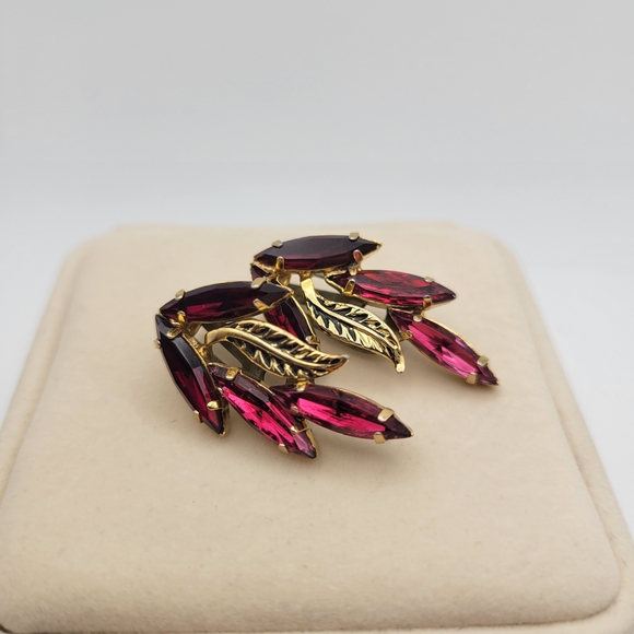 Vintage Elegant Gold and Red Leaf Earrings - Picture 4 of 6